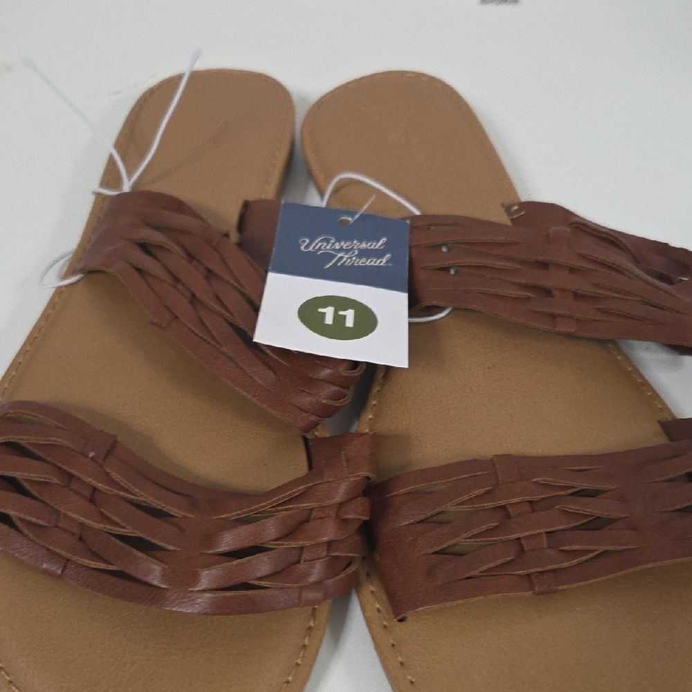 Universal Thread Tan Woven Sandals Size 11